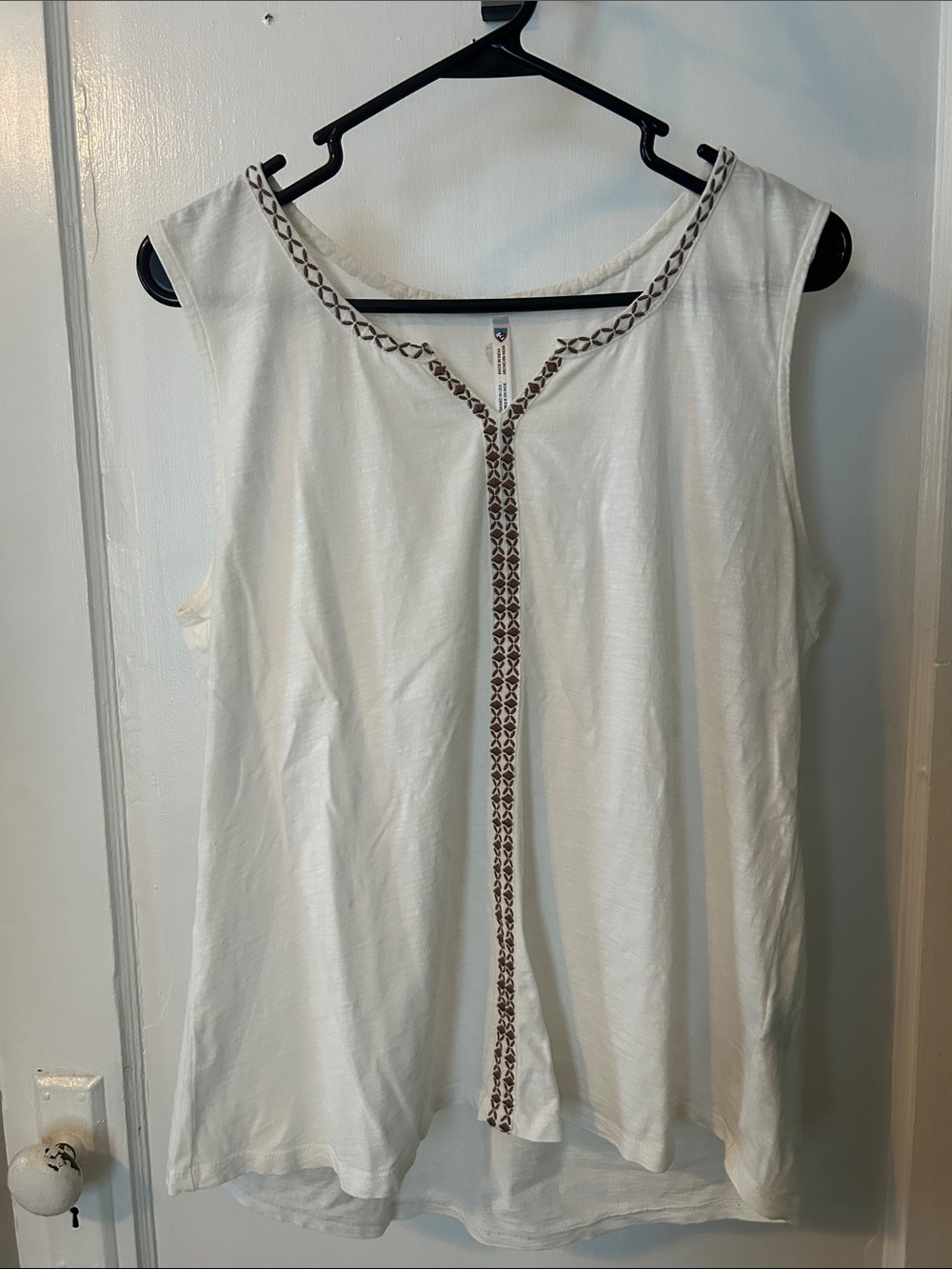 Kuhl White Sleeveless Top with Brown Embroidered Trim Size Large